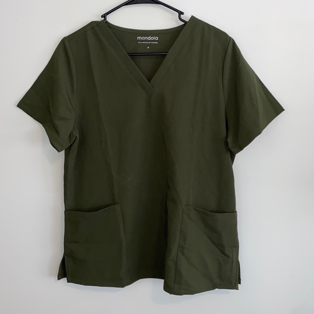 Mandala Scrubs 6-pocket scrub top Olive